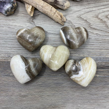 Bild in Galerie-Viewer laden, Zebra Onyx 2" Hearts from Mexico