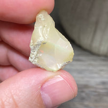 Bild in Galerie-Viewer laden, Welo Ethiopian Opal Small Rough Set #16