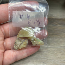 Bild in Galerie-Viewer laden, Welo Ethiopian Opal Small Rough Set #16