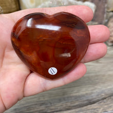 Bild in Galerie-Viewer laden, Carnelian Heart Palm Stone #11