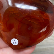 Bild in Galerie-Viewer laden, Carnelian Heart Palm Stone #11