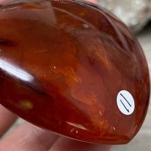 Bild in Galerie-Viewer laden, Carnelian Heart Palm Stone #11