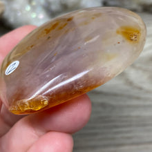 Bild in Galerie-Viewer laden, Carnelian Heart Palm Stone #12