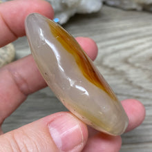 Bild in Galerie-Viewer laden, Carnelian Heart Palm Stone #12