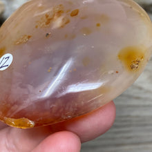 Bild in Galerie-Viewer laden, Carnelian Heart Palm Stone #12