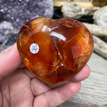 Bild in Galerie-Viewer laden, Carnelian Heart Palm Stone #14