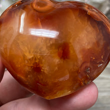 Bild in Galerie-Viewer laden, Carnelian Heart Palm Stone #14