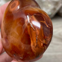 Bild in Galerie-Viewer laden, Carnelian Heart Palm Stone #14
