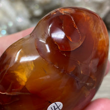 Bild in Galerie-Viewer laden, Carnelian Heart Palm Stone #14