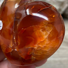 Bild in Galerie-Viewer laden, Carnelian Heart Palm Stone #14