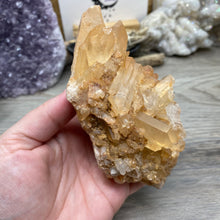 Bild in Galerie-Viewer laden, Red / Tangerine Quartz Cluster #002