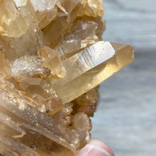 Bild in Galerie-Viewer laden, Red / Tangerine Quartz Cluster #002