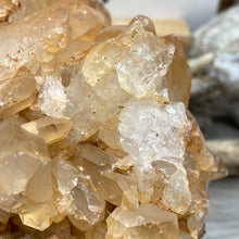 Bild in Galerie-Viewer laden, Red / Tangerine Quartz Cluster #002