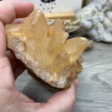 Bild in Galerie-Viewer laden, Red / Tangerine Quartz Cluster #002