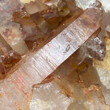 Bild in Galerie-Viewer laden, Red / Tangerine Quartz Cluster #003