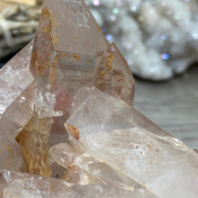 Bild in Galerie-Viewer laden, Red / Tangerine Quartz Cluster #008
