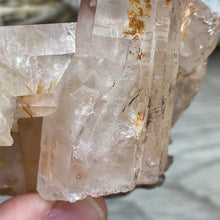 Bild in Galerie-Viewer laden, Red / Tangerine Quartz Cluster #008