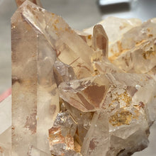 Cargar imagen en el visor de la galería, Red / Tangerine Quartz Cluster #015