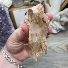 Cargar imagen en el visor de la galería, Red / Tangerine Quartz Cluster #015