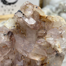 Bild in Galerie-Viewer laden, Red / Tangerine Quartz Cluster #016