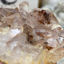 Bild in Galerie-Viewer laden, Red / Tangerine Quartz Cluster #016