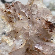 Bild in Galerie-Viewer laden, Red / Tangerine Quartz Cluster #016
