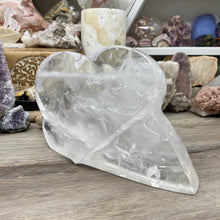 Chargez l'image dans la visionneuse de la galerie, Clear Quartz Large Heart Sculpture ~ Faden Quartz