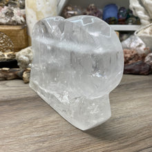 Chargez l'image dans la visionneuse de la galerie, Clear Quartz Large Heart Sculpture ~ Faden Quartz