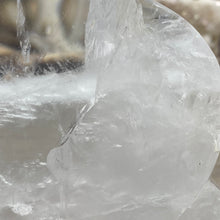 Chargez l'image dans la visionneuse de la galerie, Clear Quartz Large Heart Sculpture ~ Faden Quartz