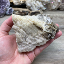 Bild in Galerie-Viewer laden, Smoky Quartz Specimen with Albite and Muscovite