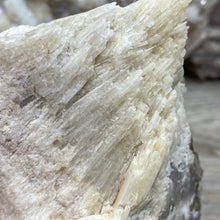 Bild in Galerie-Viewer laden, Smoky Quartz Specimen with Albite and Muscovite