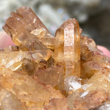 Bild in Galerie-Viewer laden, Red / Tangerine Quartz Cluster #41