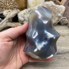 Bild in Galerie-Viewer laden, Orca Agate Stone Flame ~ 4.01" x 2.75" x 2.62"