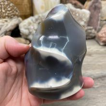 Bild in Galerie-Viewer laden, Orca Agate Stone Flame ~ 4.01" x 2.75" x 2.62"