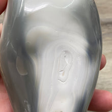 Bild in Galerie-Viewer laden, Orca Agate Stone Freeform ~ 4.28" x 2.20" x 2.45"