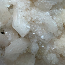 Chargez l'image dans la visionneuse de la galerie, <transcy>Apophyllite avec Stilbite et Chlorite Verte</transcy>