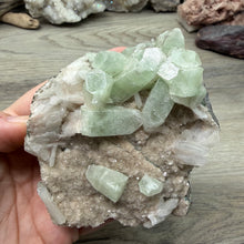 Cargar imagen en el visor de la galería, Apophyllite/Zeolite Cluster #11