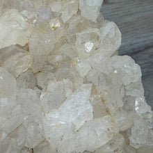 Bild in Galerie-Viewer laden, Apophyllite/Zeolite Cluster #31