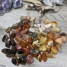 Bild in Galerie-Viewer laden, Polychrome Jasper Tumbles