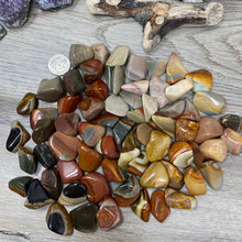 Bild in Galerie-Viewer laden, Polychrome Jasper Tumbles