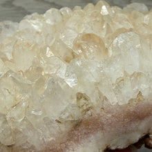Bild in Galerie-Viewer laden, Apophyllite/Zeolite Cluster #31