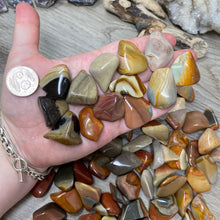 Bild in Galerie-Viewer laden, Polychrome Jasper Tumbles