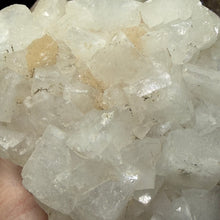 Bild in Galerie-Viewer laden, Apophyllite/Zeolite Cluster #32