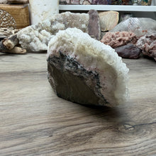 Bild in Galerie-Viewer laden, Apophyllite/Zeolite Cluster #33