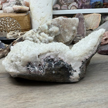 Bild in Galerie-Viewer laden, Apophyllite/Zeolite Cluster #33