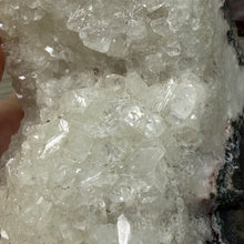 Bild in Galerie-Viewer laden, Apophyllite/Zeolite Cluster #33