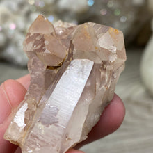 Bild in Galerie-Viewer laden, Red / Tangerine Quartz Cluster #84