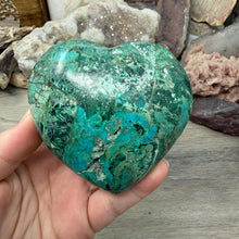 Bild in Galerie-Viewer laden, Chrysocolla and Malachite Large Heart