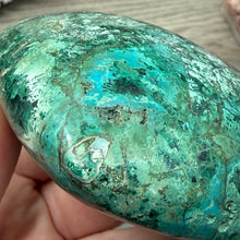 Bild in Galerie-Viewer laden, Chrysocolla and Malachite Large Heart