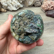 Bild in Galerie-Viewer laden, Chrysocolla, Malachite and Quartz Semi Polished X-Large Egg